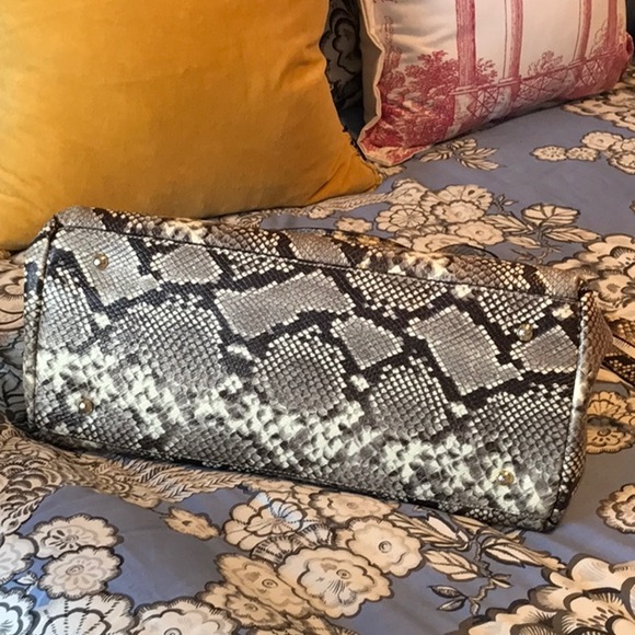 Alberta di Carlo Snake print Leather Tote. - Picture 4 of 5